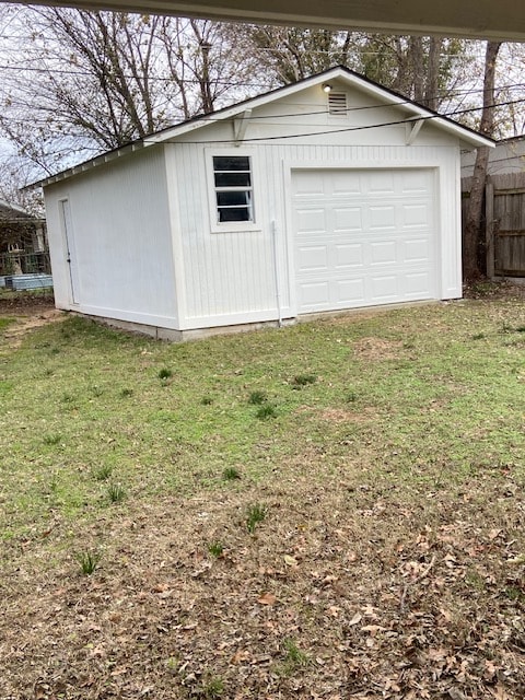 Building Photo - 1231 E Bryan Ave