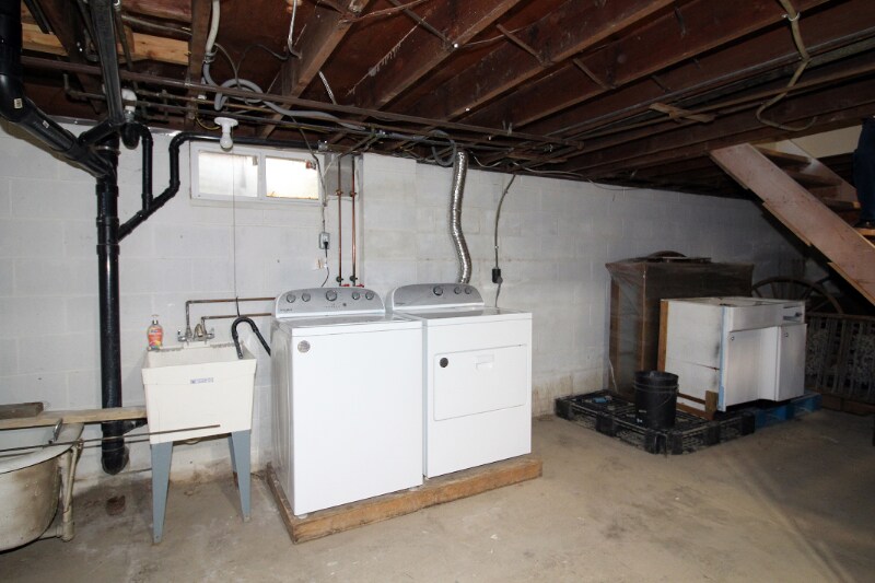 Building Photo - 322 Hays Rd