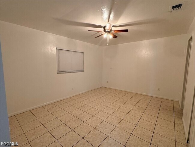 Building Photo - 729 SW 39th St