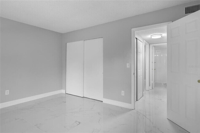 Building Photo - 5325 Curry Ford Rd