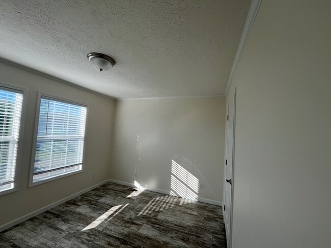 Building Photo - 271 Sable Dr