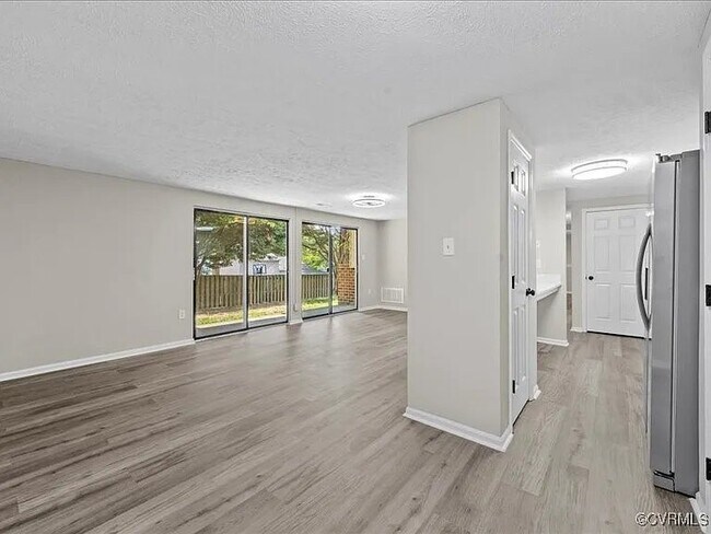 Building Photo - 7604 Roscommon Ct