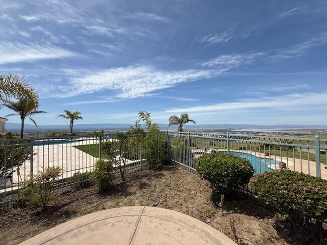 Building Photo - 48401 Costa Mesa Terrace