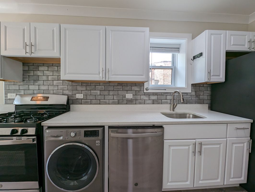 Building Photo - 2131 W Giddings St
