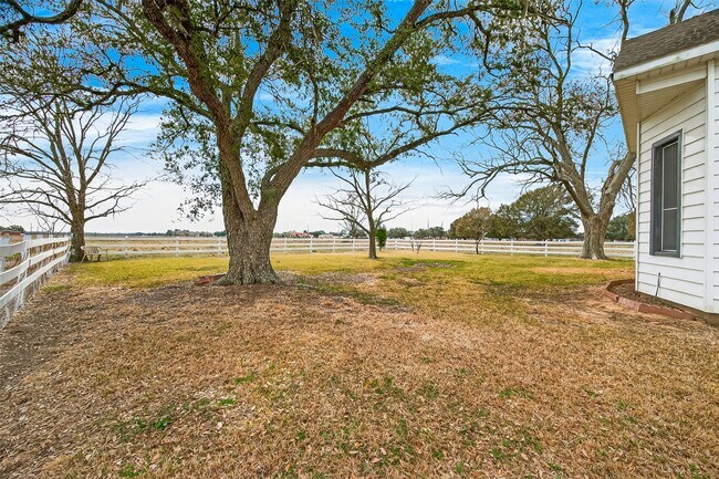 Building Photo - 1603 Blase Rd