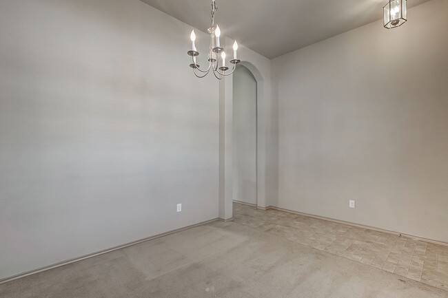 Building Photo - Ready to move in!