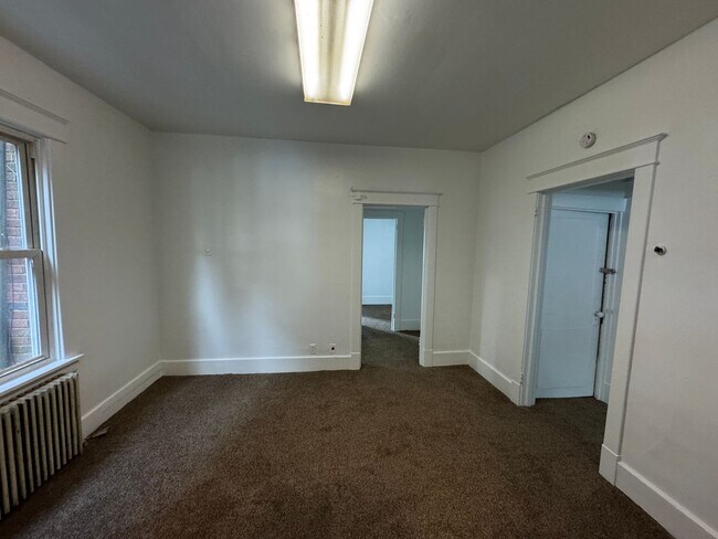 Building Photo - 561 Water St