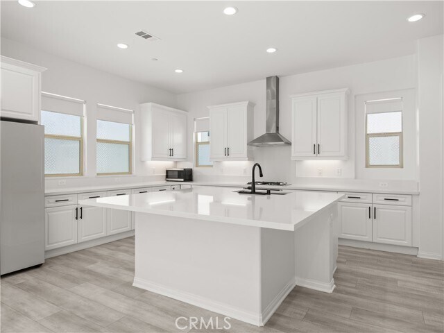 Building Photo - 27448 Pioneer Ct