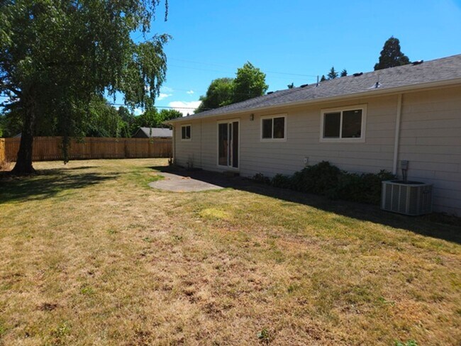Building Photo - 3Bd/2.5Ba Single Story Home-For viewing!