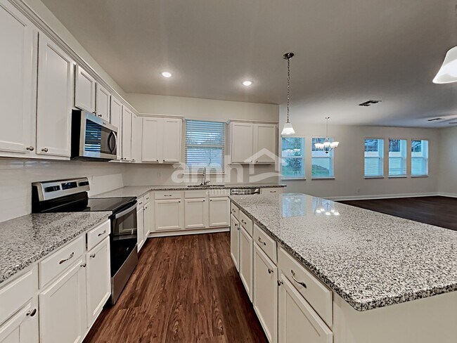 Building Photo - 945 Heavenly Drive