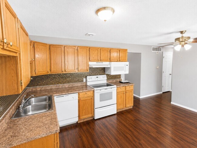 Building Photo - 10220 Doane Dr