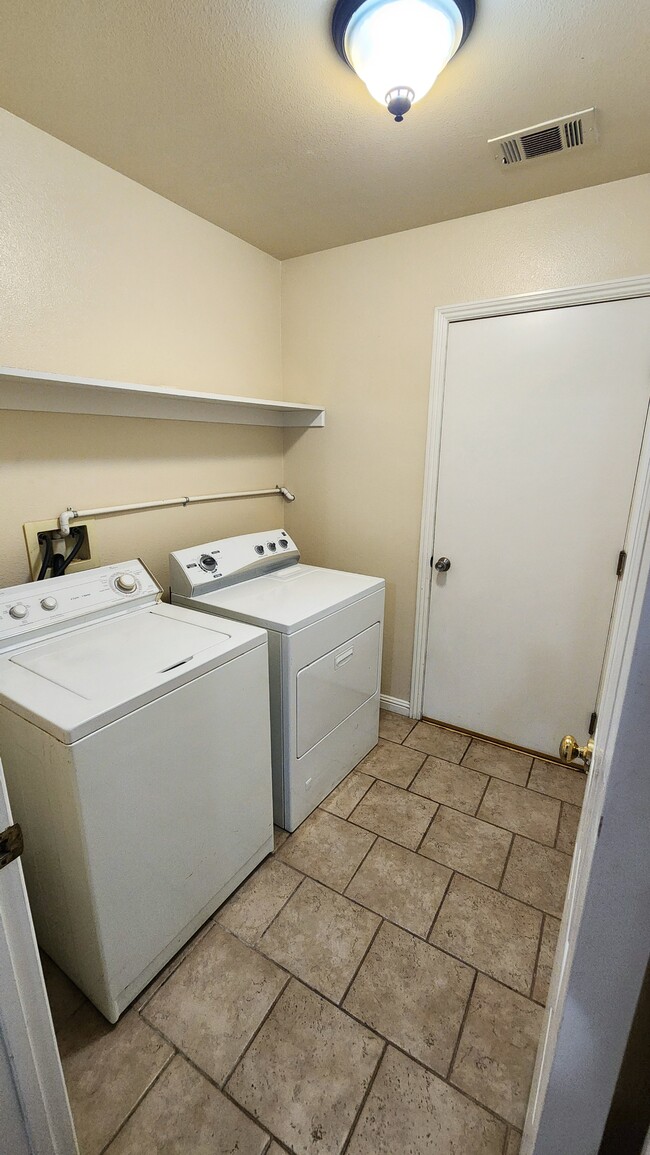 Building Photo - 409 Harvest Creek Rd