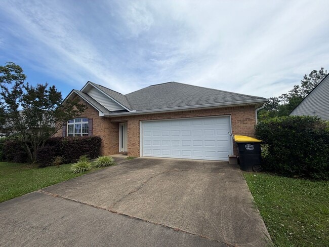 Building Photo - Brick 3/2 House in West Rome- $1,795