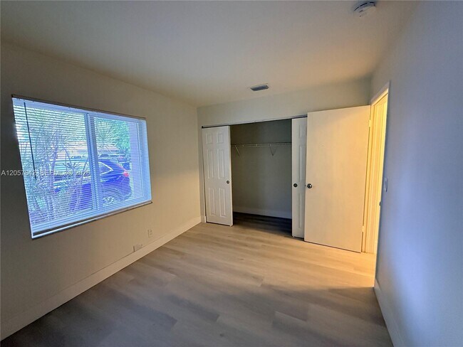 Building Photo - 10835 NW 45th St