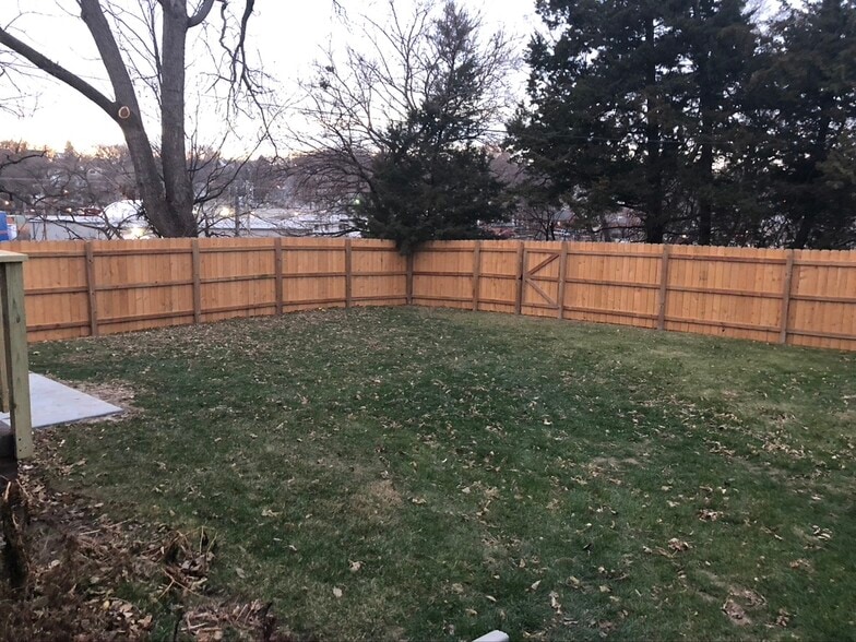 Building Photo - 4936 Woolworth Ave