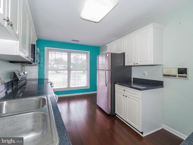 Building Photo - 9 Owens Landing Ct