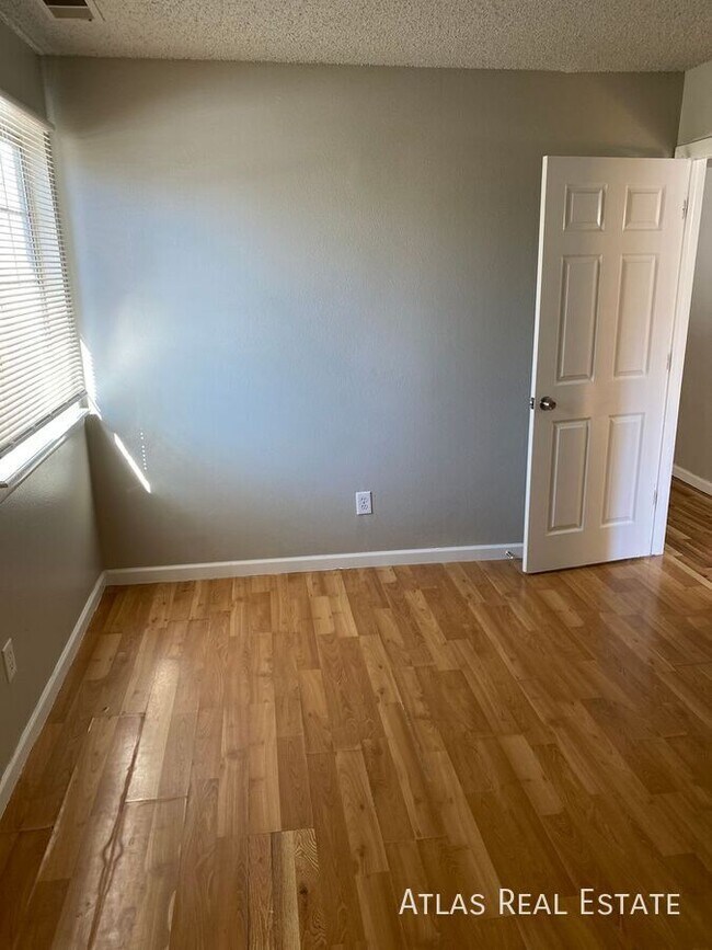 Building Photo - 851 S Uravan Ct