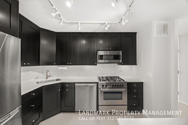 Building Photo - 2800 N Lake Shore Dr