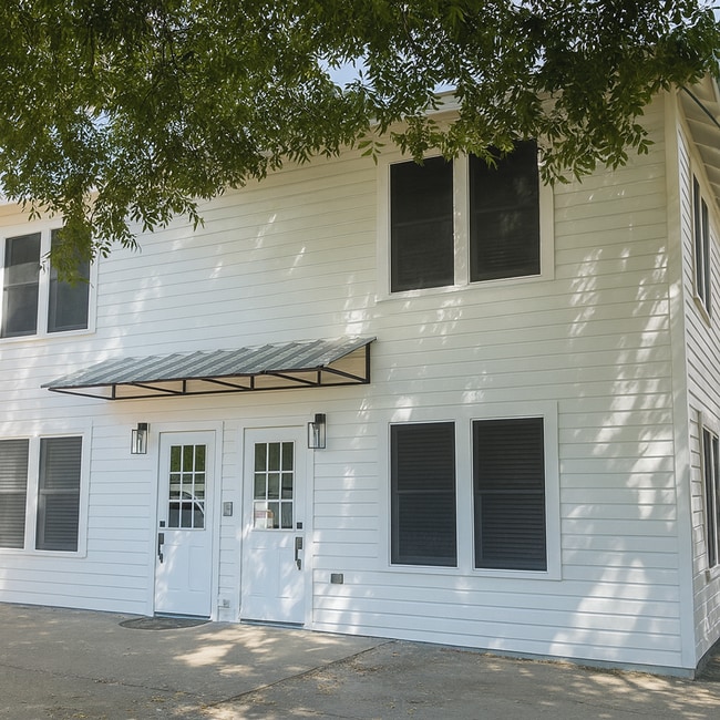 Building Photo - 110 E 30th St