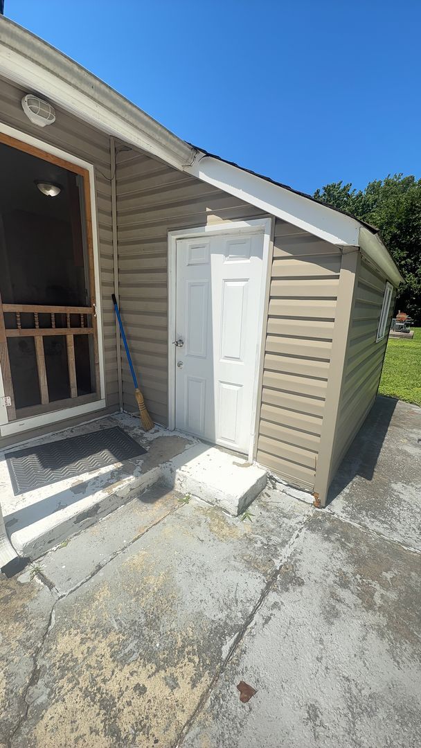 Building Photo - Cozy 2 Bed home Available Now!