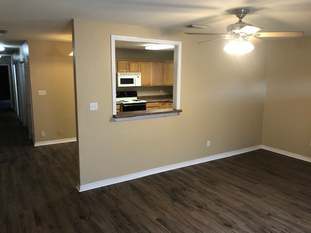 Building Photo - 1012 N Brents Ave