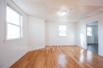 Building Photo - 87 Myrtle St