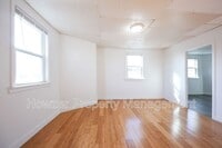 Building Photo - 87 Myrtle St