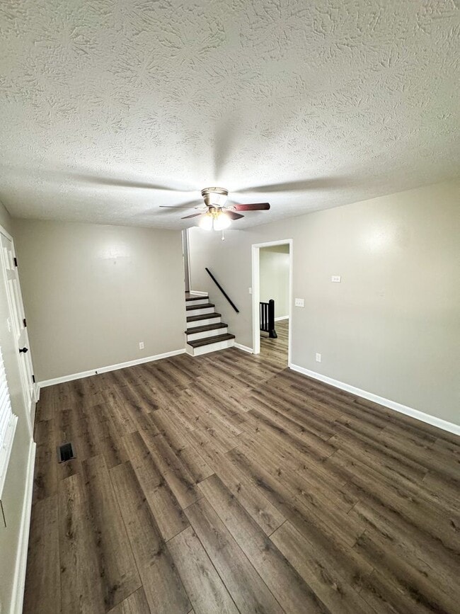 Building Photo - Spacious 4 Bedroom & 3 Bath Home in the Heart of Jacksonville, AL!