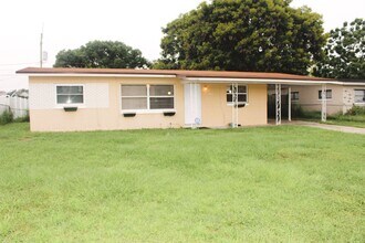 Building Photo - Lovely home in the Southwood Subdivision