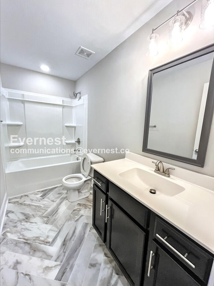 Building Photo - 829 Marksman Ct
