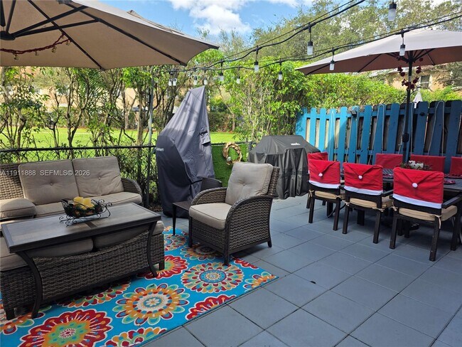 Building Photo - 4972 SW 127th Ave