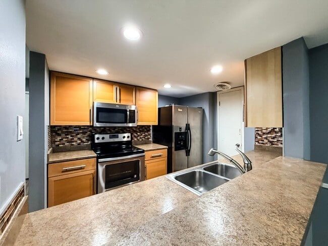 Building Photo - 12633 Memorial Dr