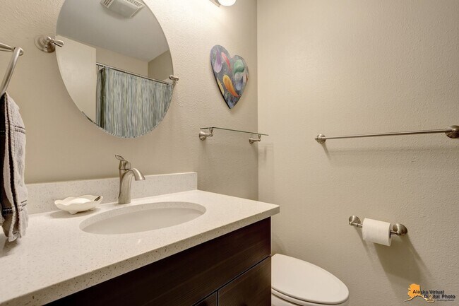 Building Photo - South Anchorage 2 bed/2 bath Condo with Garage and In Unit Laundry