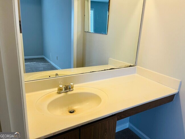 Building Photo - 1522 Paces Ferry N Dr SE