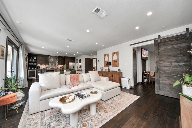 Building Photo - 1410 Hyde Park Blvd