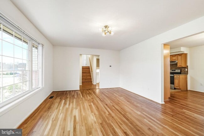 Building Photo - 18724 Bloomfield Rd