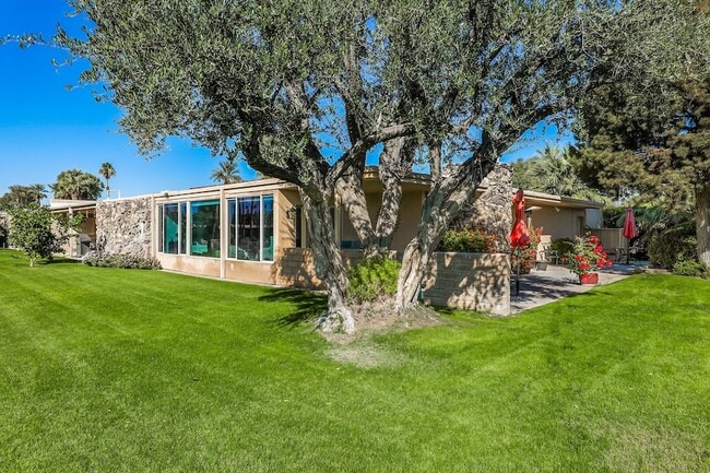 Building Photo - 42505 Adams St