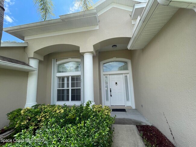 Building Photo - 1896 Windbrook Dr