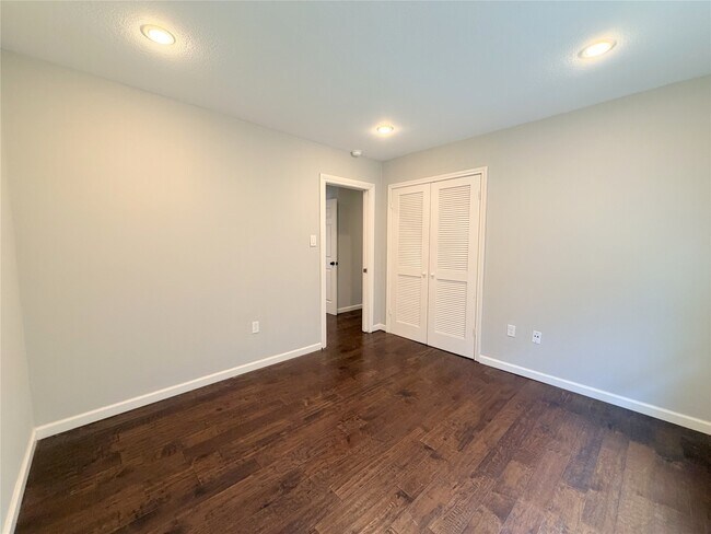 Building Photo - 5019 Yarwell Dr