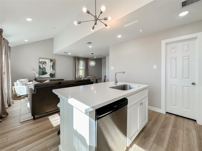 Building Photo - 2710 Discovery Trails Ct