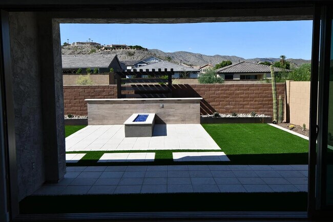 Building Photo - 820 E Ashurst Dr