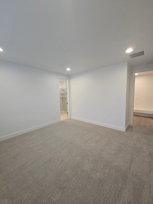 Building Photo - 2025 S 2425 W