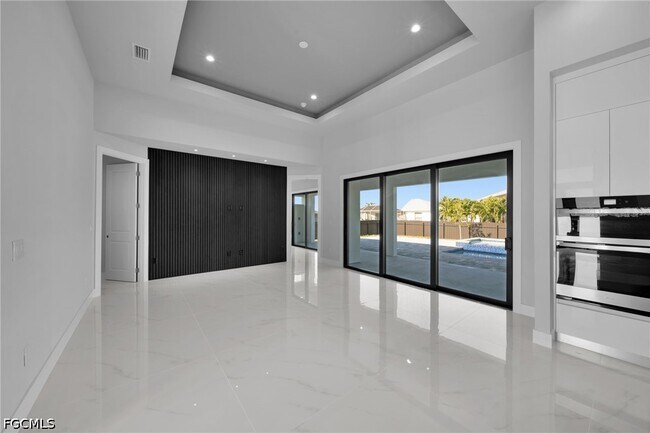 Building Photo - 436 NW 38th Ave