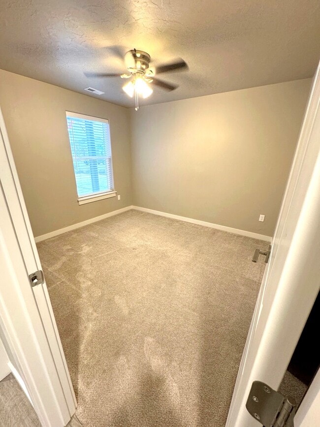 Building Photo - 1901 E Porter St