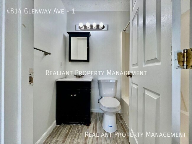 Building Photo - 4814 Glenway Ave