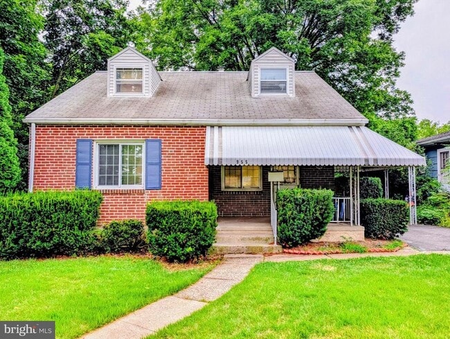 Building Photo - 955 Terrace Ln