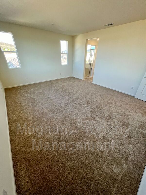 Building Photo - 31310 Reserve Dr