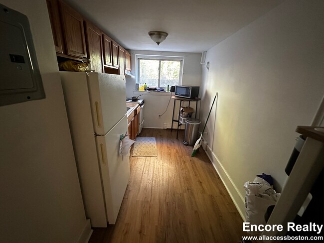 Building Photo - 63 Selkirk Rd