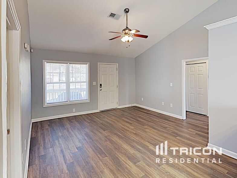 Building Photo - 1130 Waverly Pl Dr