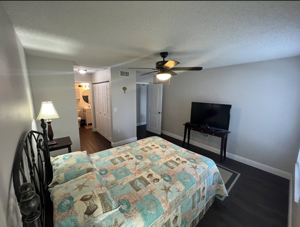 Building Photo - 1258 Pine Ridge Cir W